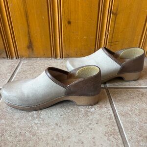 Dansko Brenna Clog Brown/Taupe Sz 37 W 6.5-7